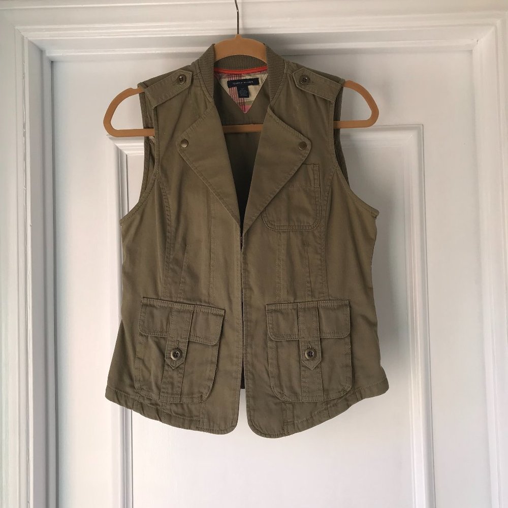 Tommy Hilfiger Womens Vest. NWOT Size Small.